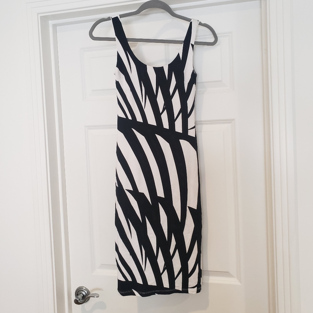 NWOT Bebe Fitted Black & White Midi Dress
